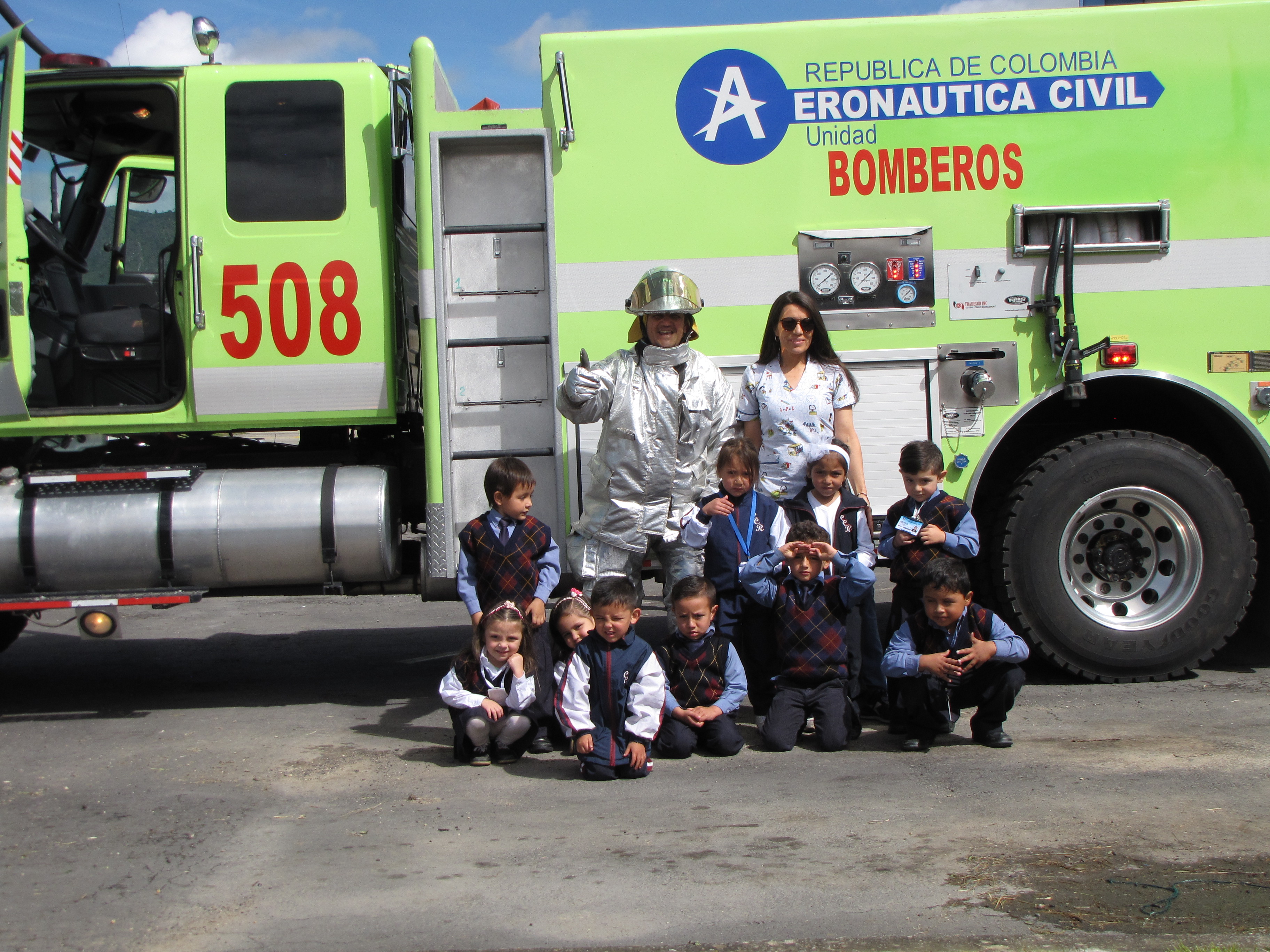 Nuestro Superheroe Fernando Bomberos Aeronauticos Guaymaral.JPG