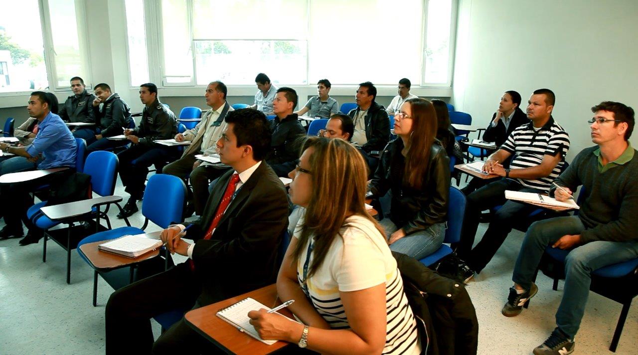 Importancia de la educación continuada en la Aeronáutica Civil